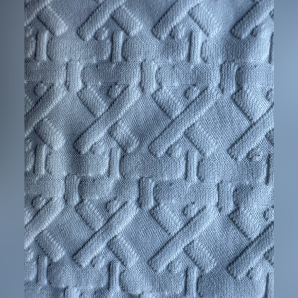 Textured white 3/4 sleeve tee - Picture 2 of 7